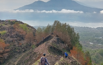 summit the mt. batur